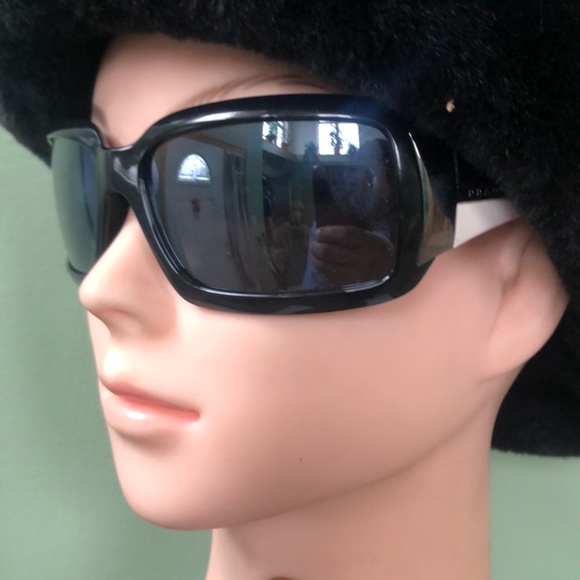 Prada Sunglasses - Picture 4 of 8